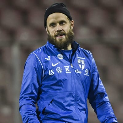 Teemu Pukki tränar med landslaget.