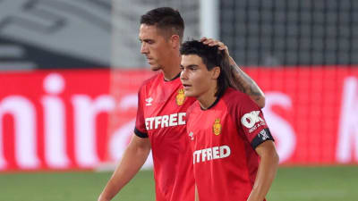 Mallorcas Luka Romero (till höger) fick hoppa in mot Real Madrid.