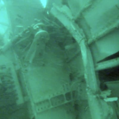 En bild av det störtade Air Asia-planet på havets botten som publicerades den 7 januari 2015.