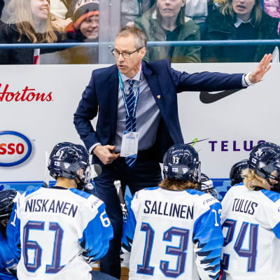 Pasi Mustonen leder laget under VM 2019.