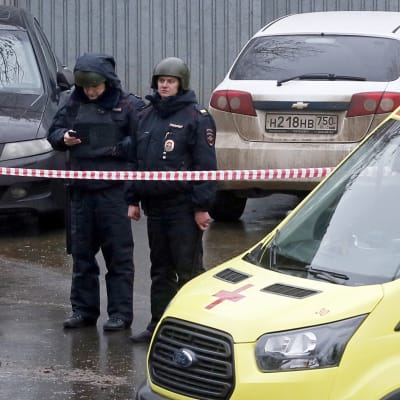 Poliiseja ja ambulanssi Moskovassa