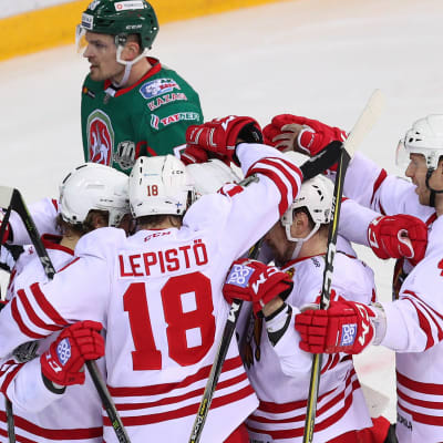 Jokerit firar ett KHL-mål.