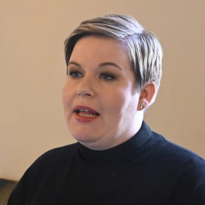 Annika Saarikko eduskunnassa.