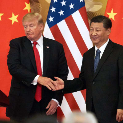 Donald Trump ja Kiinan presidentti  Xi Jinping Pekingissä marraskuussa 2017.