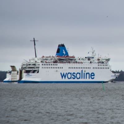 Wasa Express -alus matkalla Vaasasta Uumajaan