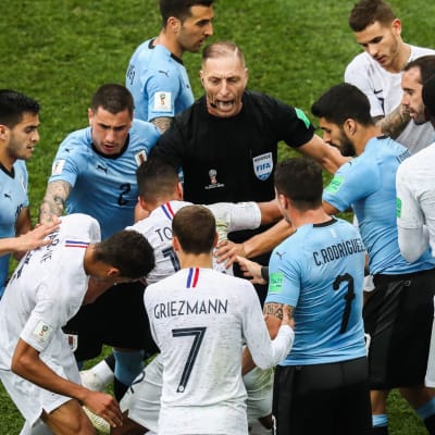 Nestor Pitana tuomitsi muun muassa Ranskan ja Uruguayn välisessä ottelussa Venäjän MM-kisoissa