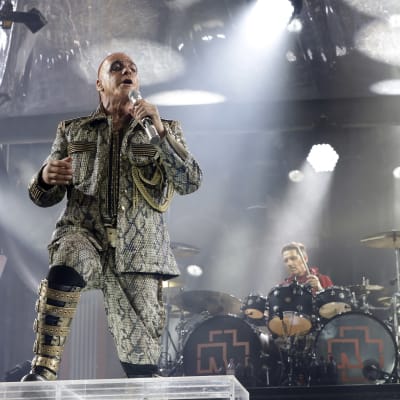 Rammsteinin laulaja ja rumpali