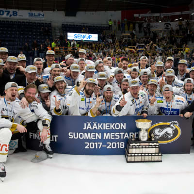 Kärpät pääsi juhlimaan SM-kultaa keväällä Tampereella.