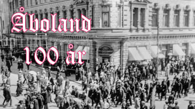En svartvit bild av svenska gården i åbo
