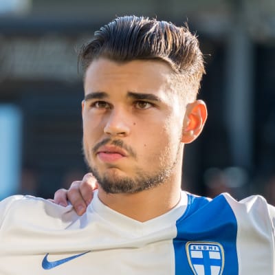 Sergei Eremenko inför en landskamp.