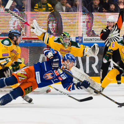 Tätt mellan Tappara och Ilves på lördagskvällen.