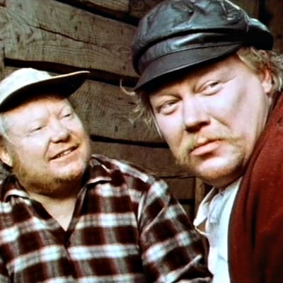 Mikko Nousiainen ja Toivo Tuomainen Rauni Mollbergin tv-elokuvassa Siunattu hulluus.