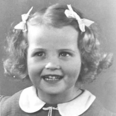 Mai Palmberg som liten i Åbo på 1940-talet.