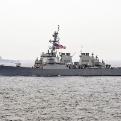Yhdysvaltain laivaston hävittäjä USS Fitzgerald on saanut vaurioita törmättyään rahtilaukseen Japanissa. Kuvassa alus 1.6. 2017 Japaninmerellä. 