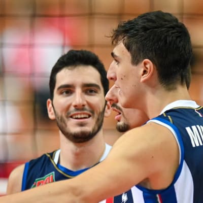 Italienarna firar i semifinalen mot Serbien.