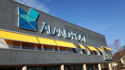 Ålands postterminal utifrån.