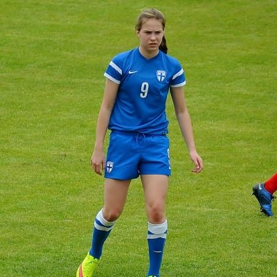 Emmaliina Tulkki på fotbollsplanen