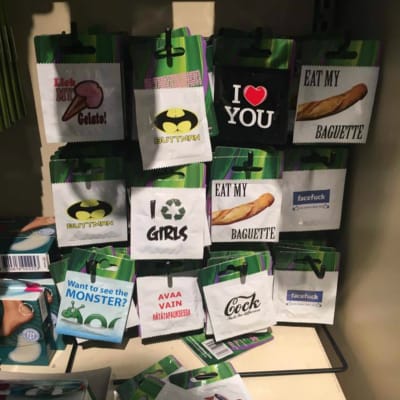Bilder på kondomer med texten "I recycle girls" på Tallink Siljas fartyg Baltic Princess.