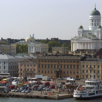 Salutorget med Helsingfors domkyrka