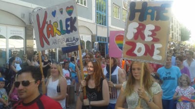 Ålands första Prideparad ordnades den 19 juli 2014.