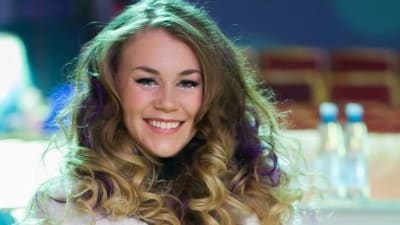 Clarissa kommer att bedöma 37 låtar i Eurovisionen.