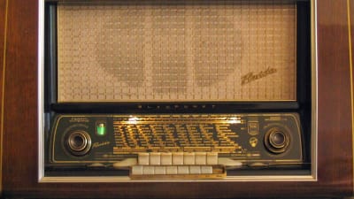 Rörradio av märket Blaupunkt från 1954.