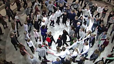 Folkdansare dansar i Helsingfors i februari 2016.