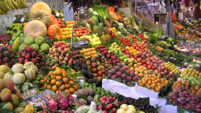 Frukter och grönsaker på La Boqueria i Barcelona.