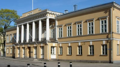 Åbo Akademis huvudbyggnad vid Domkyrkotorget i Åbo.
