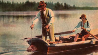 Kräftfiske i en sjö på nordsmåländska höglandet på 1930-talet.