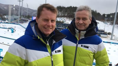 Yle Sportens skidreferenter Glenn Lindholm och Leif Lampenius