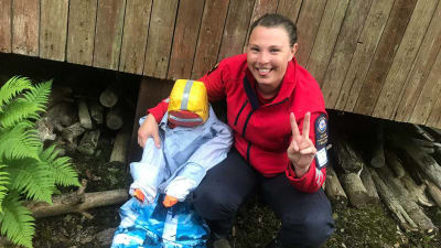 sjöräddaren Tove Werner över första hjälpen med en docka