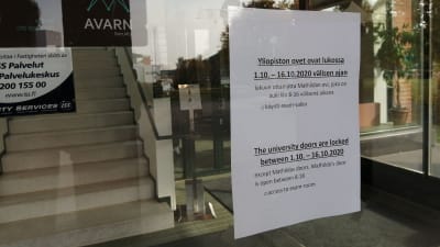 Vaasan yliopiston ovet ovat jälleen kiinni ja opetus annetaan etänä. 