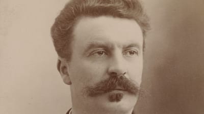 Den franska författaren Guy de Maupassant 1888 fotograferad av Nadar.