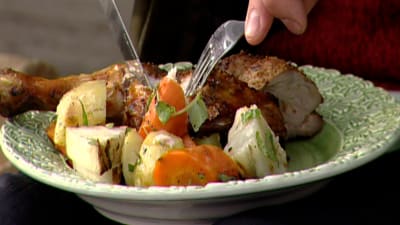 Vitvinsmarinerade kycklinglår, gris inrefilé och grönsaker