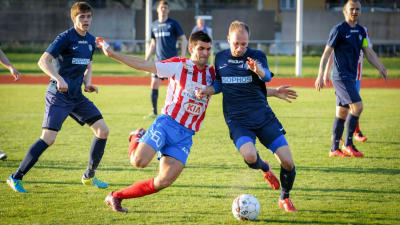 BK:s Mitchell Lopez gjorde två mål mot FC Espoo.