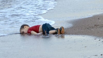 Bilden på 3-åriga Aylan Kurdi som spolats upp på stranden har chockat världen.