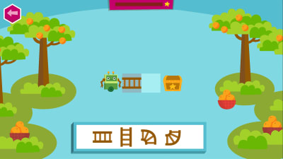 Pikku Kakkosen Eskari -sovelluksen algoritmisen ajattelun -peli, jossa radanpaloista rakennetaan robotille reitti aarrearkulle.