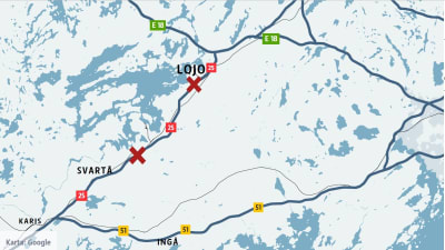 En karta som visar riksväg 25 mellan Lojo och Karis. Med två röda kryss har olycksplatser markerats.