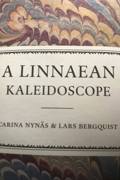Ryggen på Carina Nynäs och Lars Bergquists bok A Linnaean Kaleidoscope. 2016. 