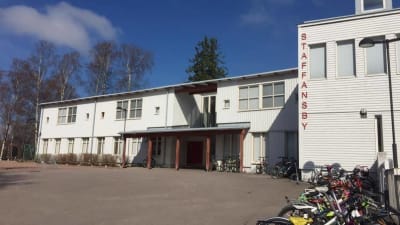 Staffansby lågstadieskolas fasad.