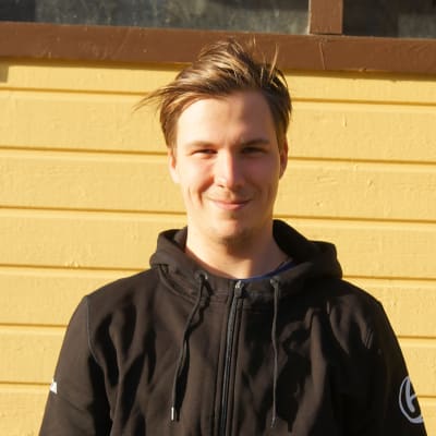 Akilles-spelaren Denis Sadakov.