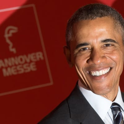 USA:s president Barack Obama väntas meddela om sitt beslut då han besäker mässan i Hannover på måndag