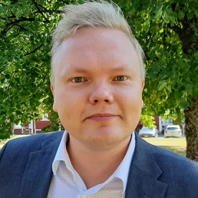 Tiede- ja kulttuuriministeri Antti Kurvinen.