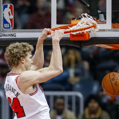 Lauri Markkanen dunkar.