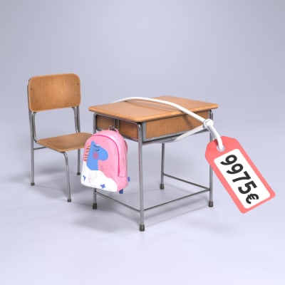 Graafinen kuvituskuva peruskoulun pulpetista, jossa on hintalappu 9975 euroa.