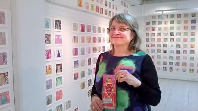 Marja Kolu är kurator för utställningen ”Varifrån kommer du?” på Seinäjoki Konsthall.