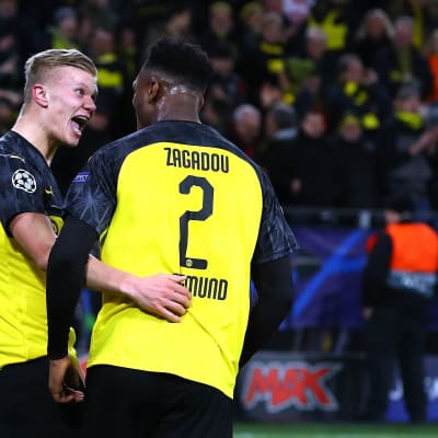 Erling Braut Håland firar mål i Borussia Dortmund.