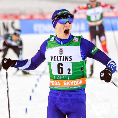 Eero Hirvonen firar.