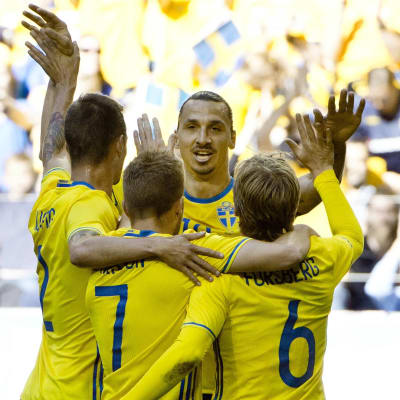 Sverige och Zlatan går in i turneringen på måndag.